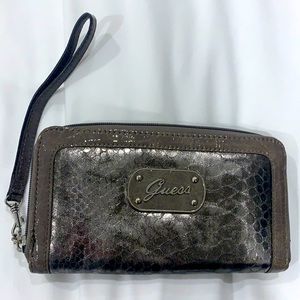 GUESS wallet